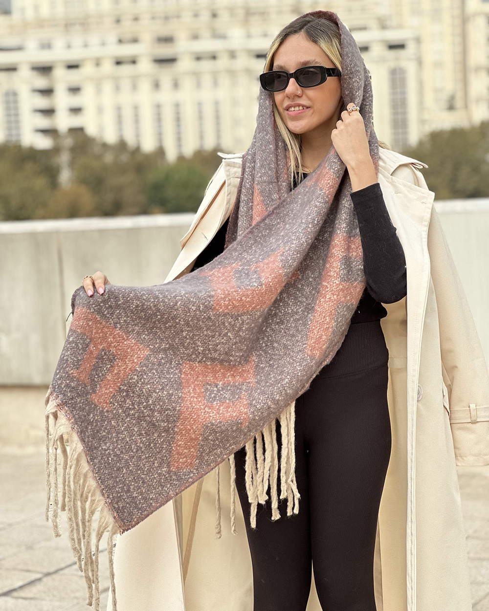 شال-پشمی-طرح-دار