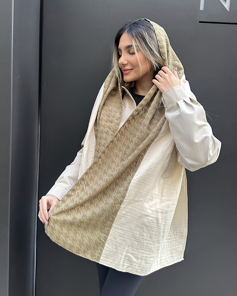 شال-طرحدار-دو-رنگ