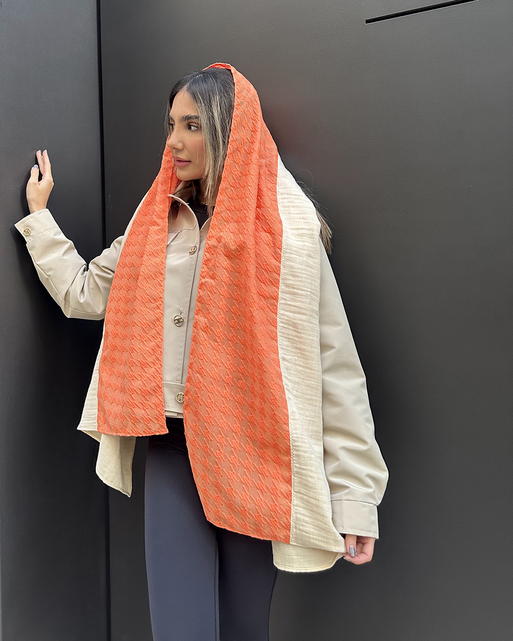 شال-طرحدار-دو-رنگ