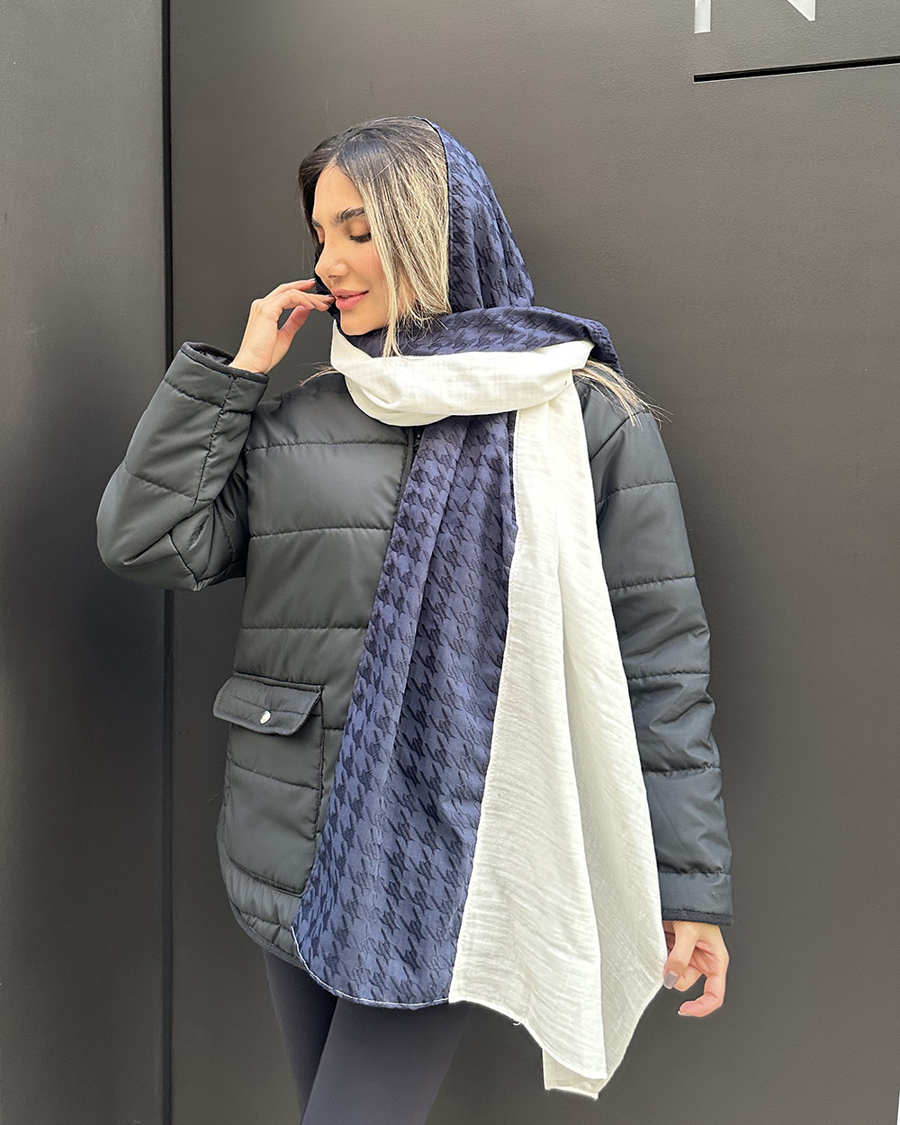 شال-طرحدار-دو-رنگ