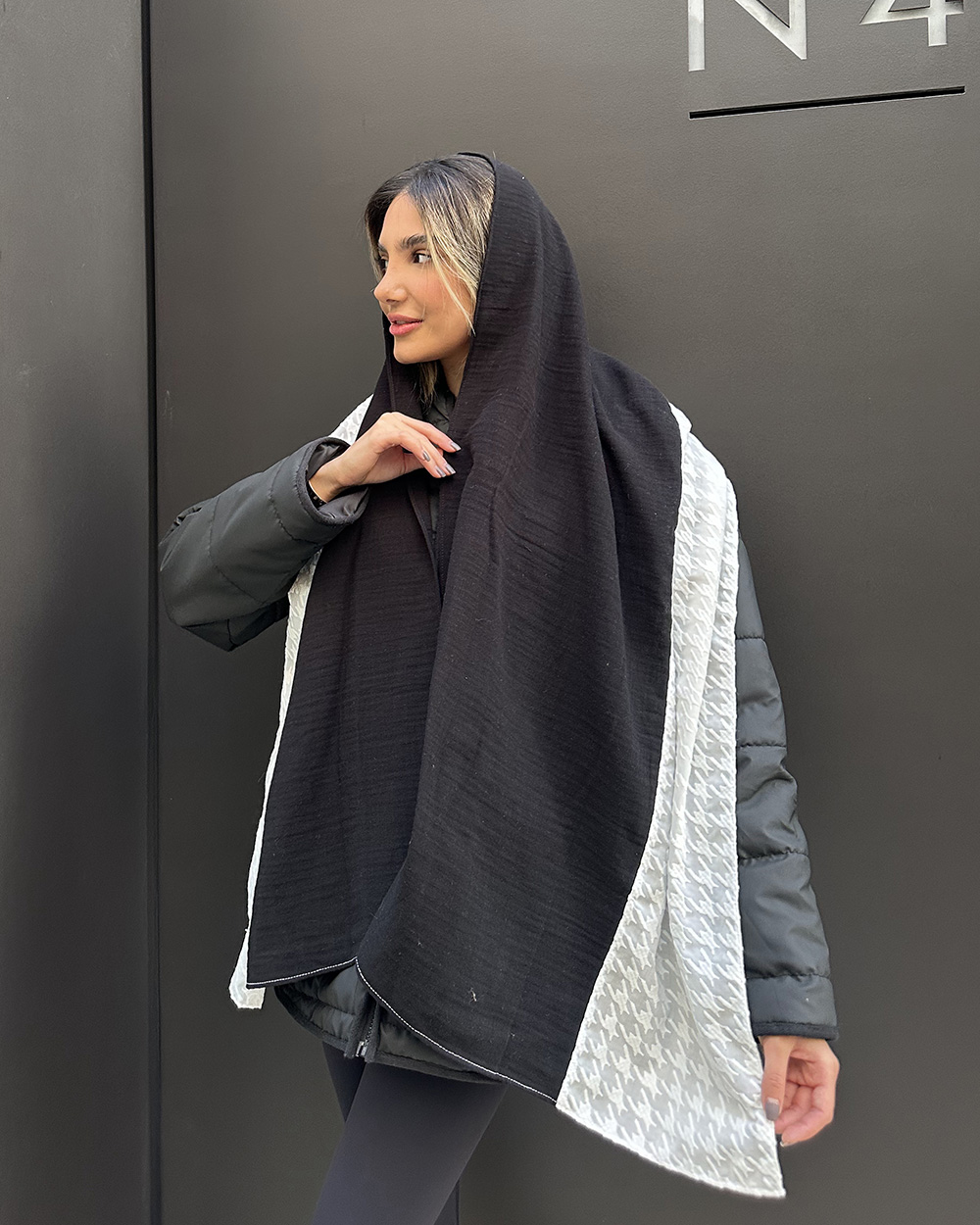 شال-طرحدار-دو-رنگ