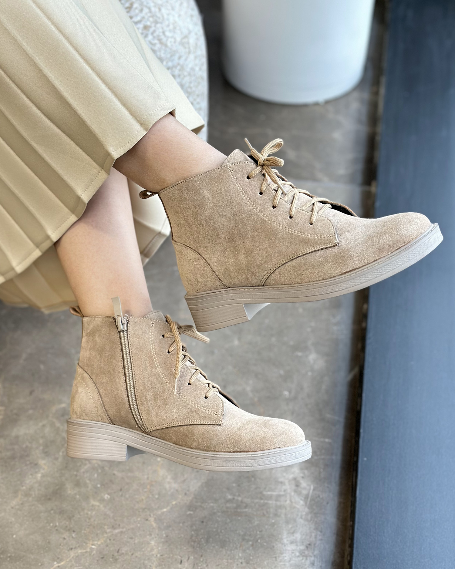 نیم-بوت-بنددار