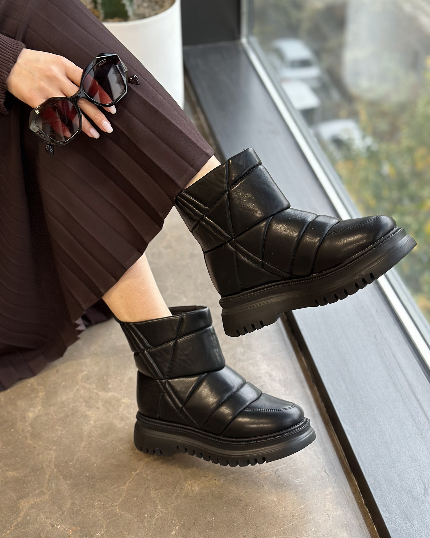 بوت-چرم-دوخت-دار